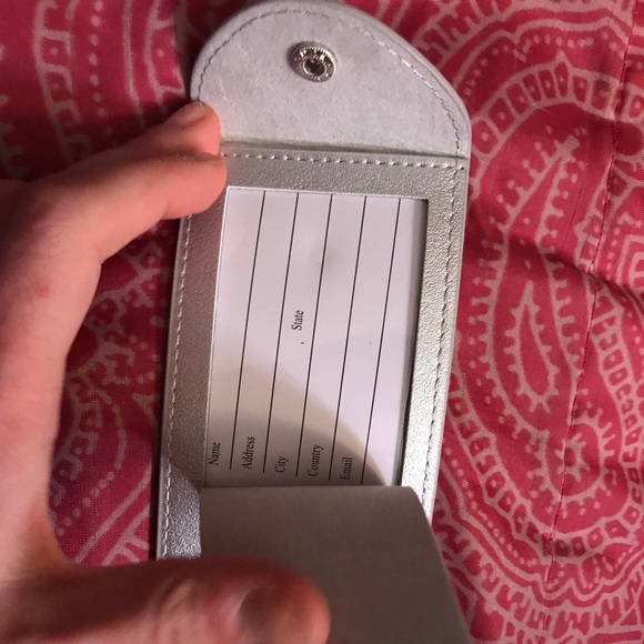 Understated Leather Travel Set - Picture 7 of 8